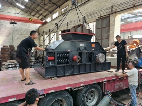 1208型半自動對輥91免费看视频發貨 破碎石英石