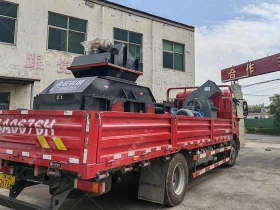 中型製砂設備2PG0806對輥91免费黄色下载發往河南