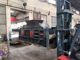 1500x800大型半自動液壓對輥91免费黄色下载發貨
